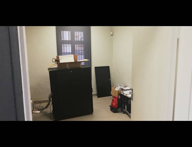 200M² OFFICE FOR SALE IN GLENWOOD